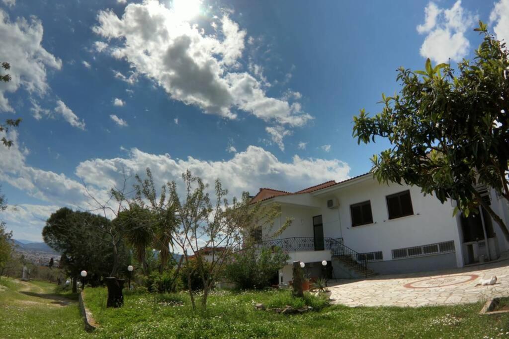 Triple H Villa Volos Ngoại thất bức ảnh